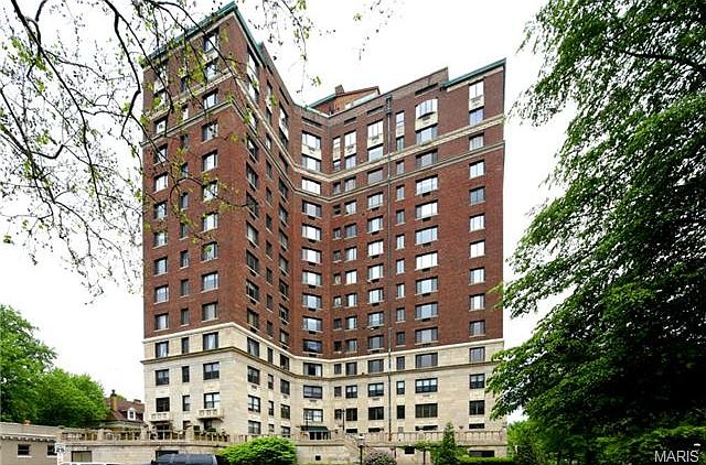 1st image of 410 N Newstead Ave APT 2S