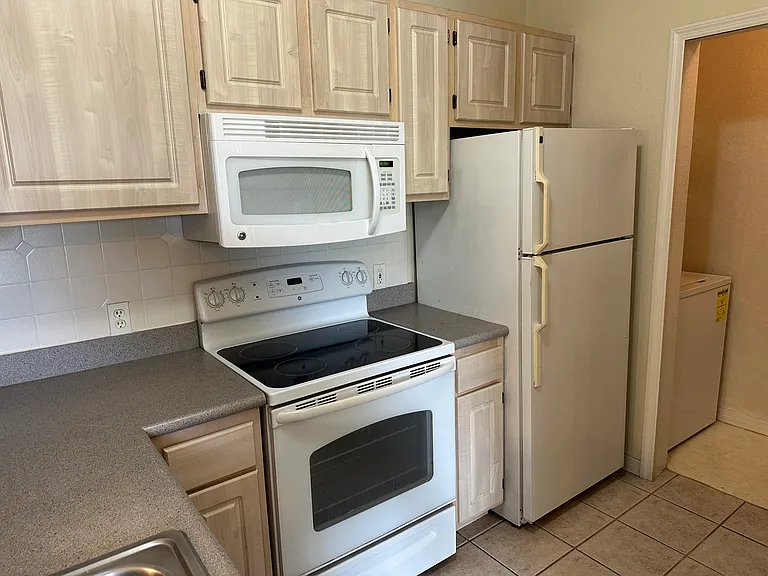 5703 Legacy Crescent Pl #304 — Photo 11