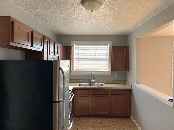 4th image of 2889 College St APT 2