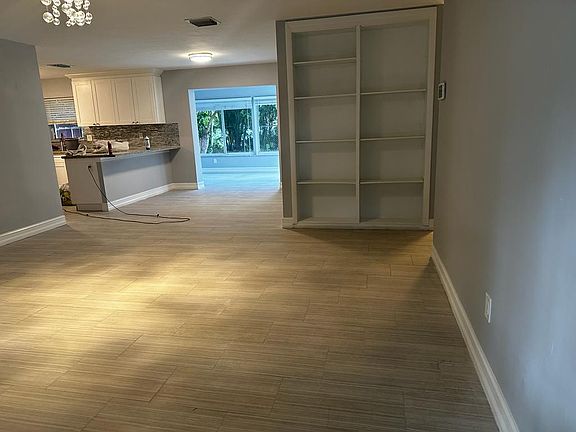 5th image of 731 NE 30th Ct