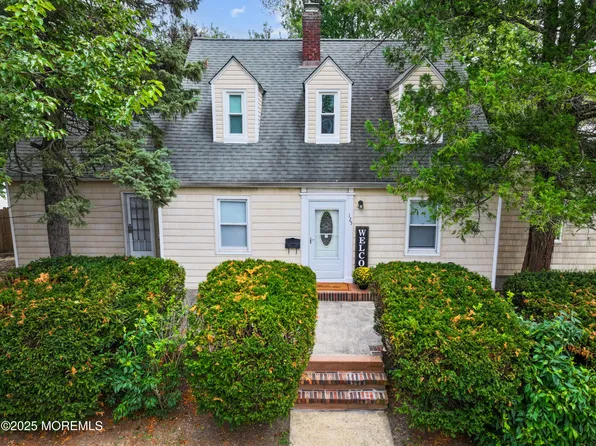 125 Eighth Street, Belford, NJ 07718