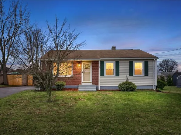 191 Nimitz Rd, Woonsocket, RI 02895