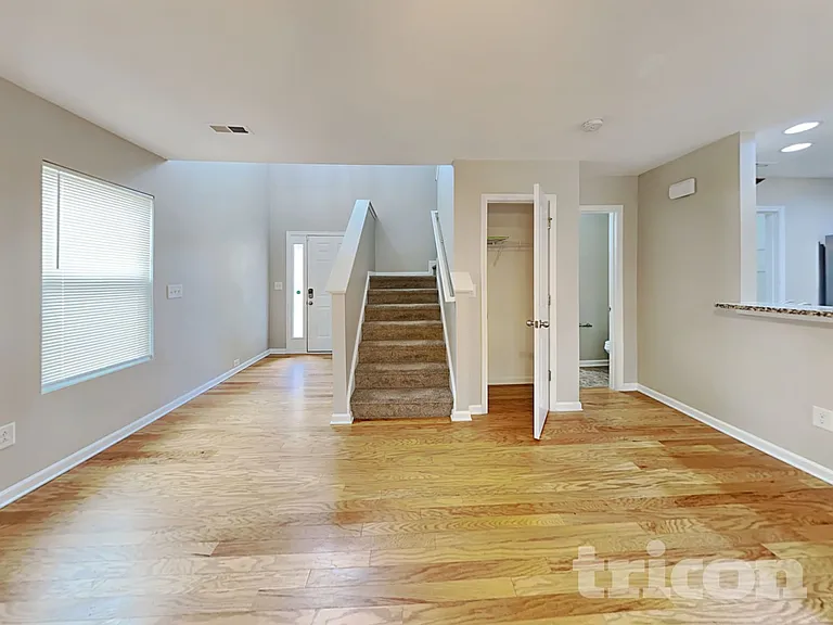 931 Rook Rd — Photo 2