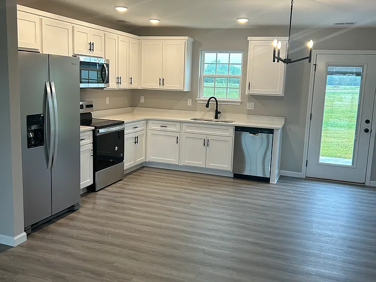 1106 Brook Ct — Photo 3