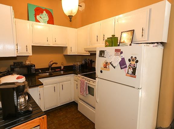 2nd image of 2800 N Pine Grove Ave Unit 6E