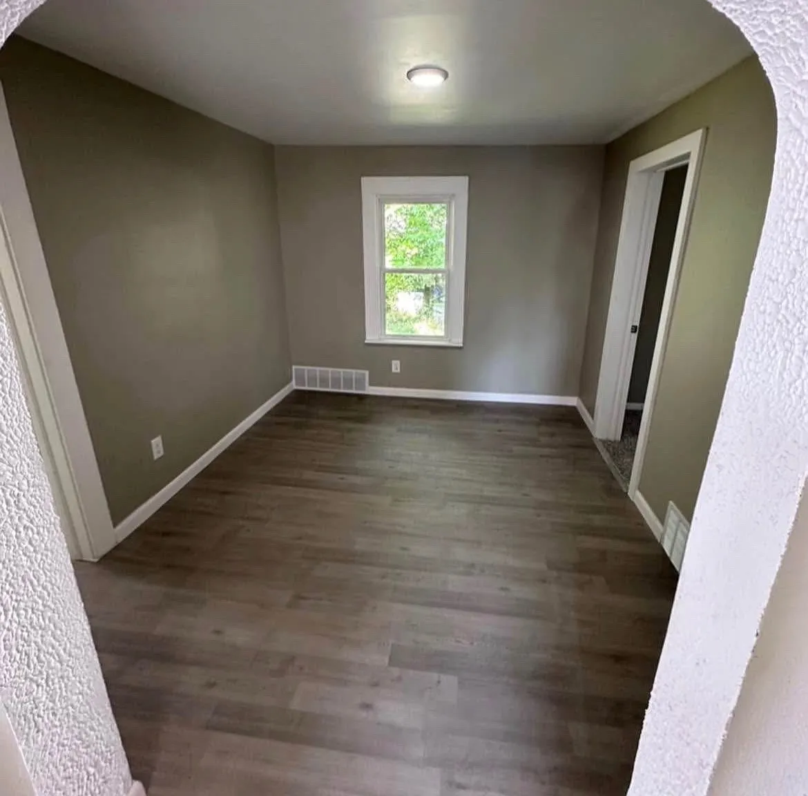 2 bed, 676 sqft, $995 — Photo 4
