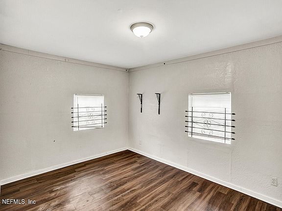 5th image of 1917 W 24TH Street