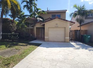 15632 SW 100th Ter, Miami, FL 33196