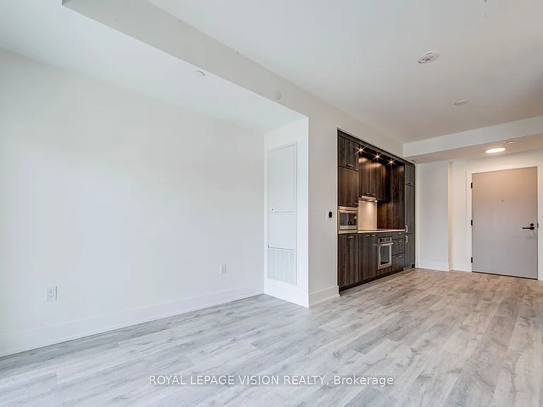 858 Dupont St #526 — Photo 17