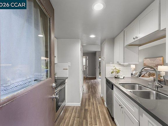 2nd image of 5468 Roundtree Pl APT C