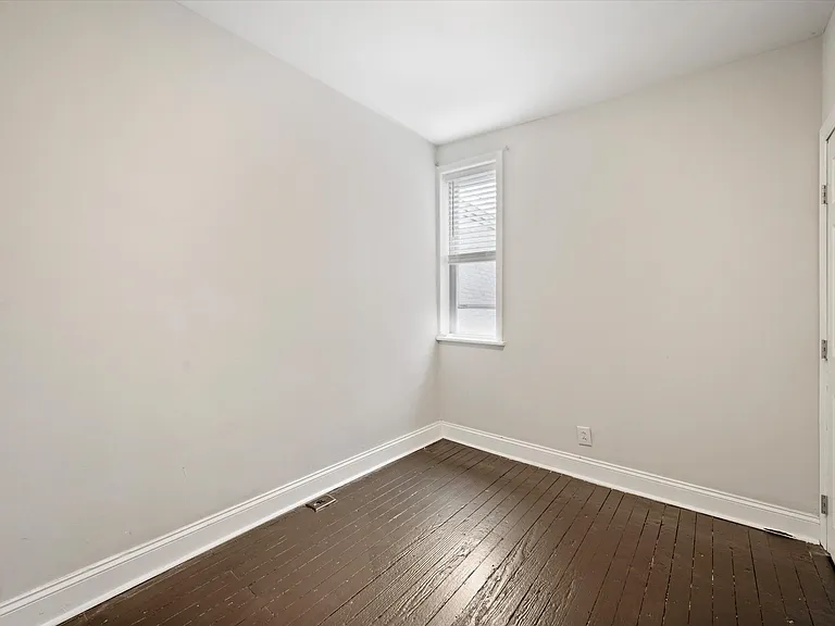 2510 E Somerset St — Photo 9