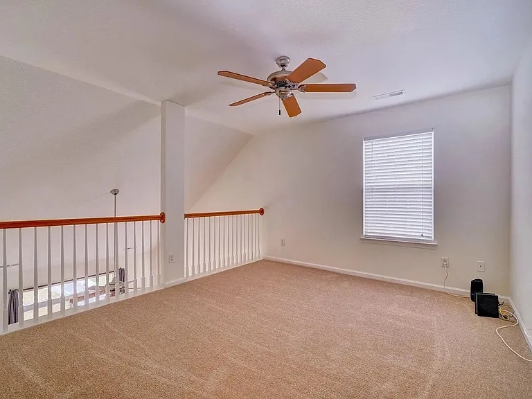 2230 Livingston St — Photo 13