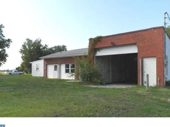 886 S Broadway, Pennsville, NJ 08070
