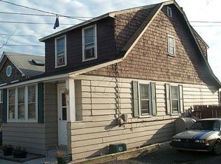 9 James St S, East Rockaway, NY