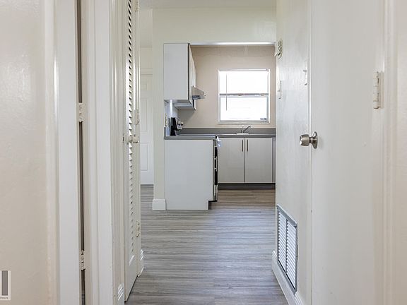 5th image of 1825 Johnson St #27