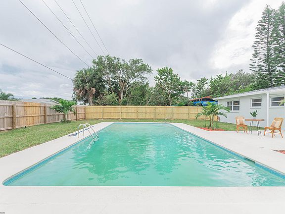 4th image of 260 Melaleuca Dr