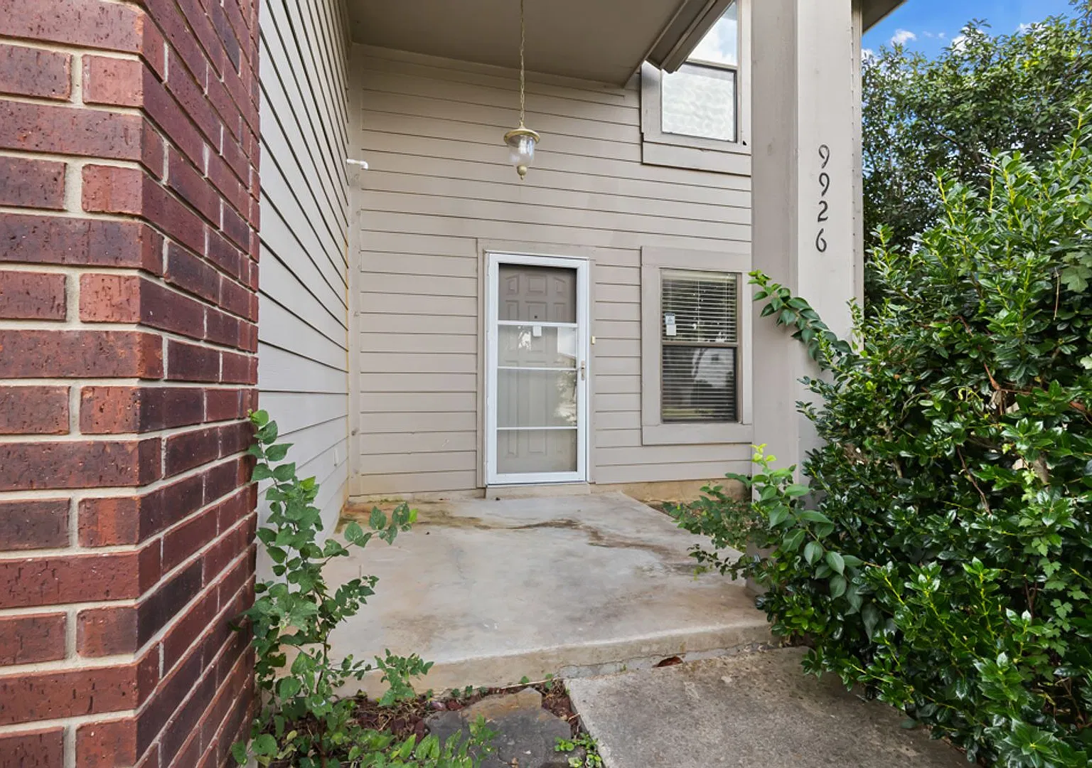 3-bedroom, 2.5 bathroom located in Northwest Crossing Subdivision — Photo 3