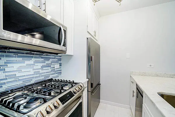 Rented by Douglas Elliman | media 4