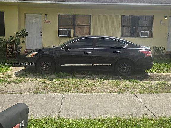 4th image of 11351 NW 11th Ave