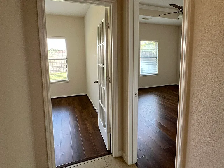 25411 Lisburn Dr — Photo 13