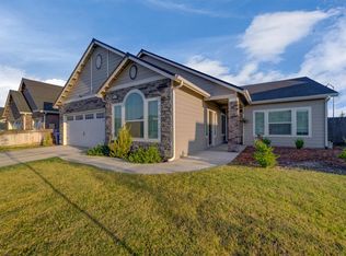 6687 E Lansing Way, Fresno, CA