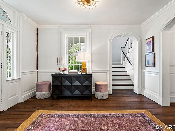 3rd image of 98 Banks Place