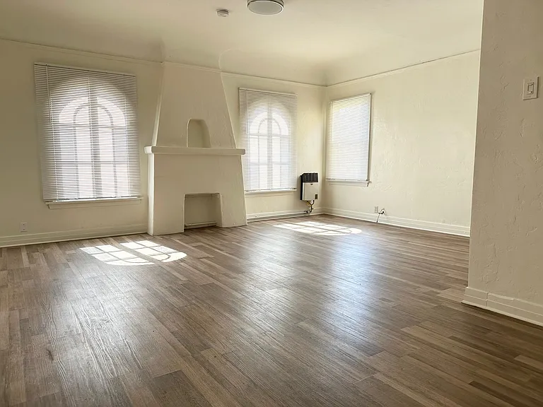 541 W 5th St #208 — Photo 1