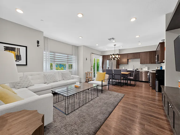 15343 Lotus Cir — Photo 10