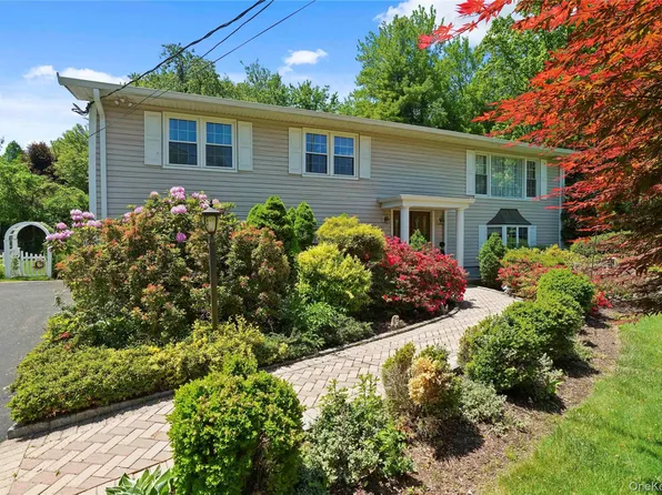 2 Rochambeau Drive, Hartsdale, NY 10530