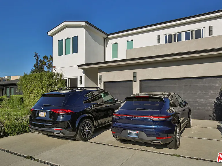 8501 Belford Ave — Photo 7