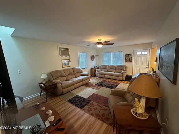 3rd image of 305 Gerrard Avenue