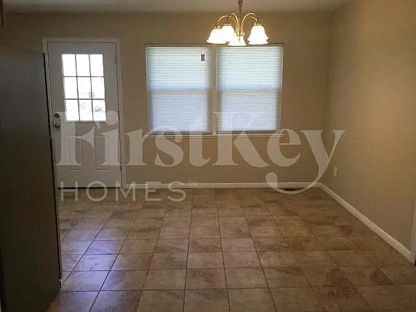 3 bed, 2.5 bath, 1608 sqft, $2,125 — Photo 4