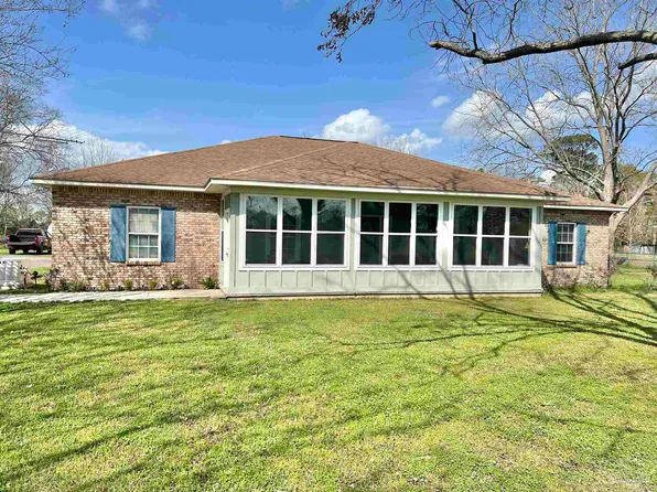 2259 E Laurel St, Atmore, AL 36502