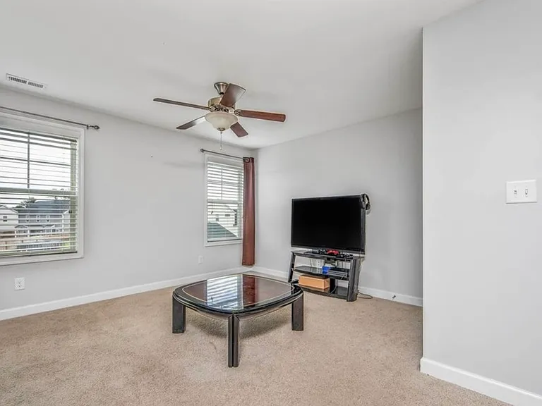 2209 Courtland Dr — Photo 10