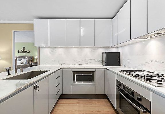5th image of 322 W 57th St APT 23M1
