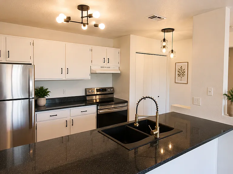 4100 E Mission Ln #C — Photo 2