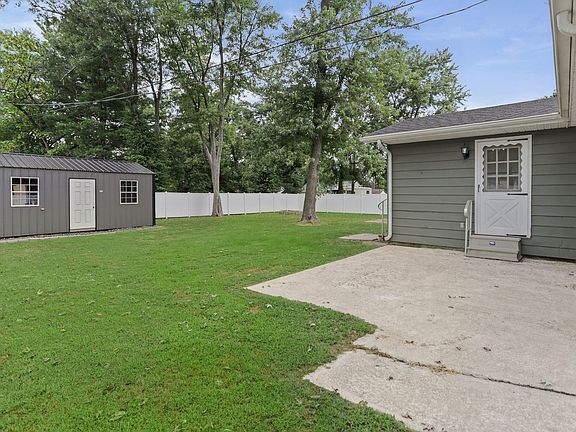 5th image of 742 N Reel Ave