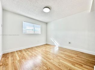 351 Palm Way APT 305, Hollywood, FL 33025