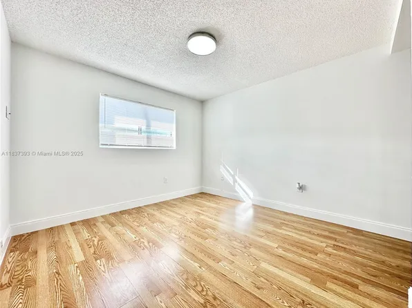 351 Palm Way APT 305, Hollywood, FL 33025