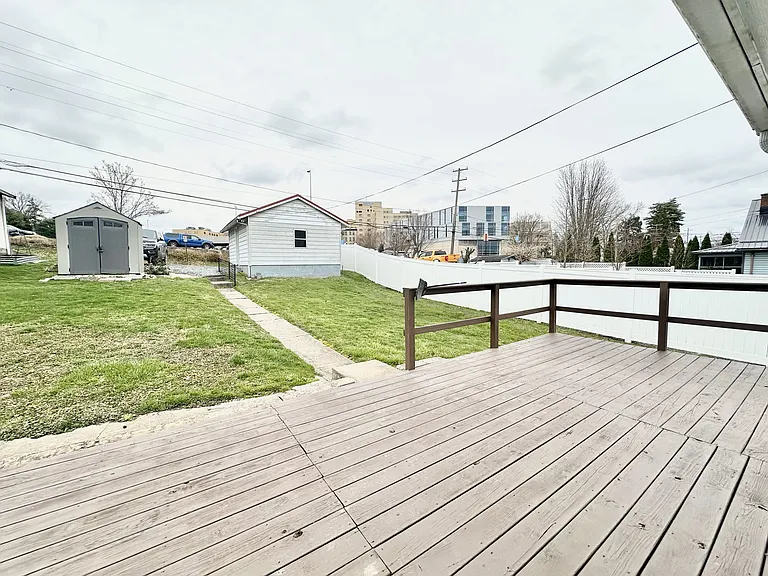 1140 Cherry St — Photo 4