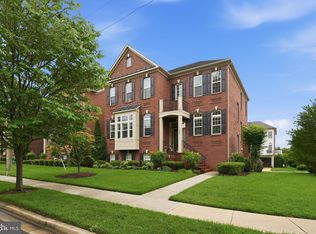 164 Crown Farm Dr, Gaithersburg, MD 20878