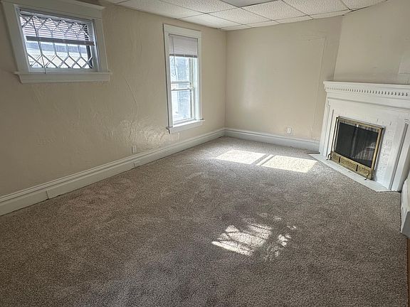 4th image of 1036 College St N