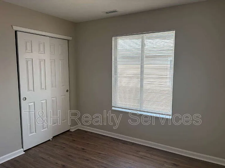 6682 Dunsdin Dr — Photo 18