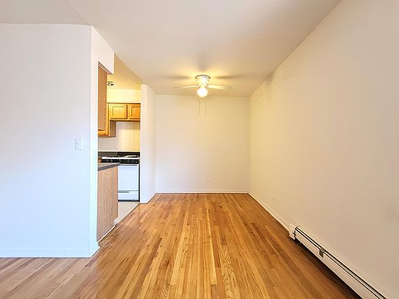 5th image of 550 W Aldine Ave #1SBT