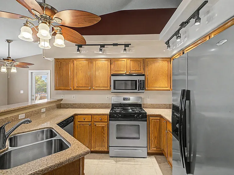 381 Manti Pl — Photo 9