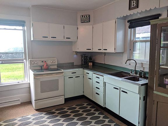 4th image of 104 Johnson St