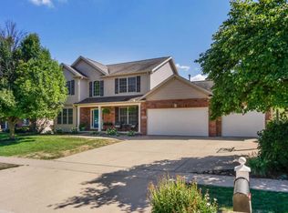 3609 Matthew Dr, Bloomington, IL 61704