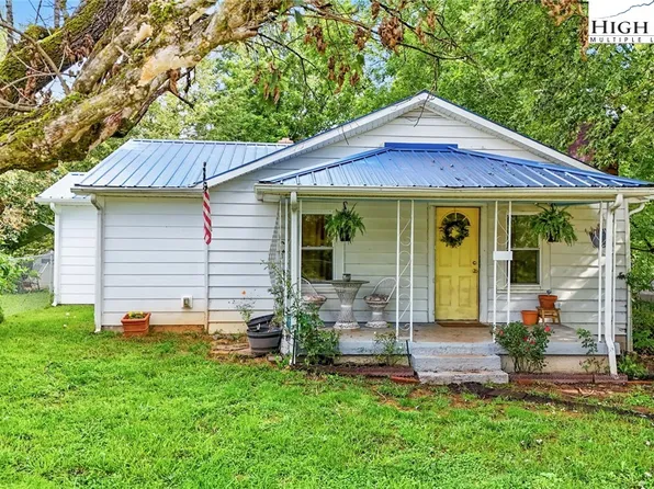 3570 Hollywood Ridge Road, Lenoir, NC 28645