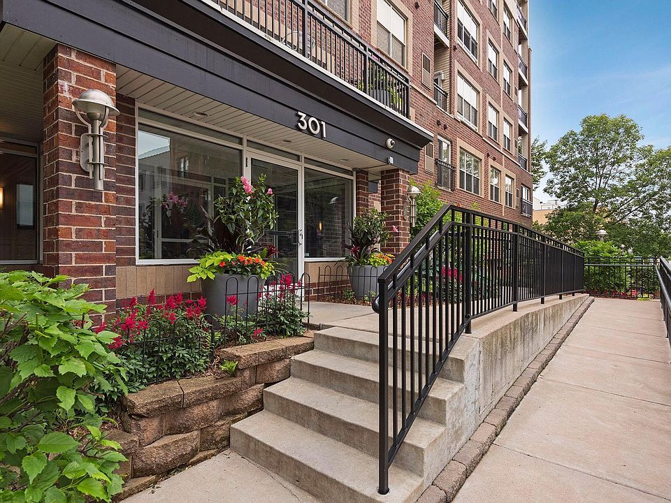 1st image of 301 Oak Grove St APT 201