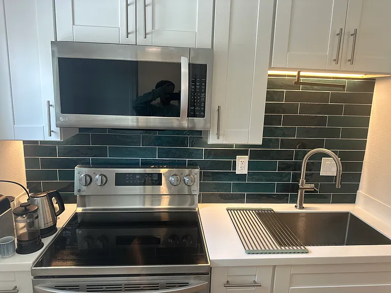 2958-68 Reynard Way #2960 — Photo 3